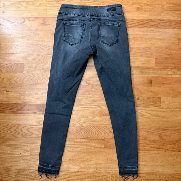 Lola Jeans Julia Ash Mid-Rise Pull-On Ankle Jeans - Picture 4 of 8